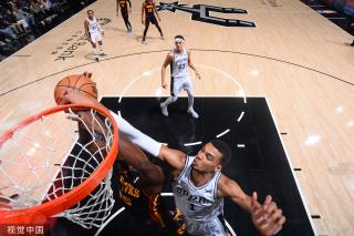 上升势头的 上升势头的