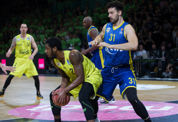 依然遵循逻 依然遵循逻